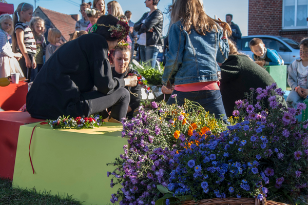 Strefa florystyczna na festiwalu – wianki boho